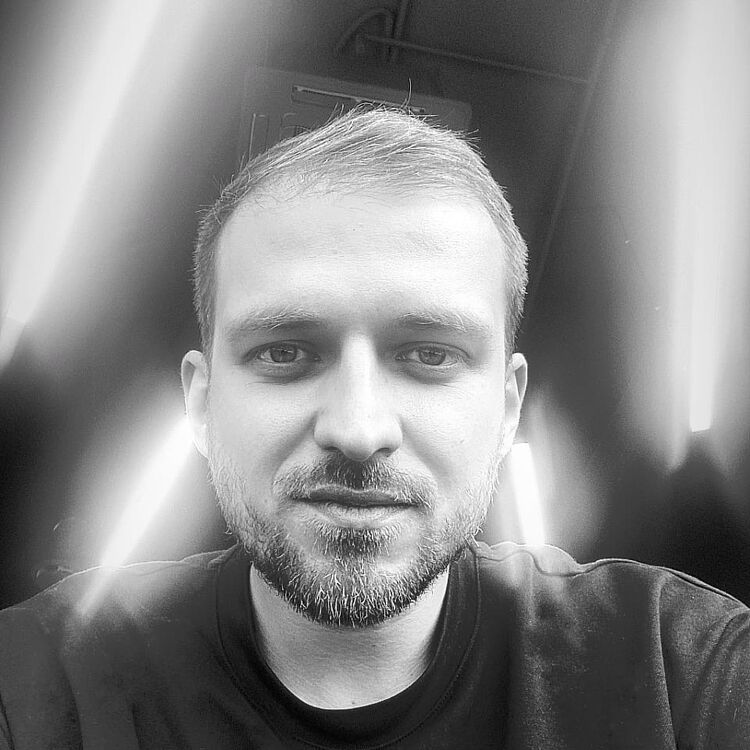  43982412  Evgeniy, 32 ,    