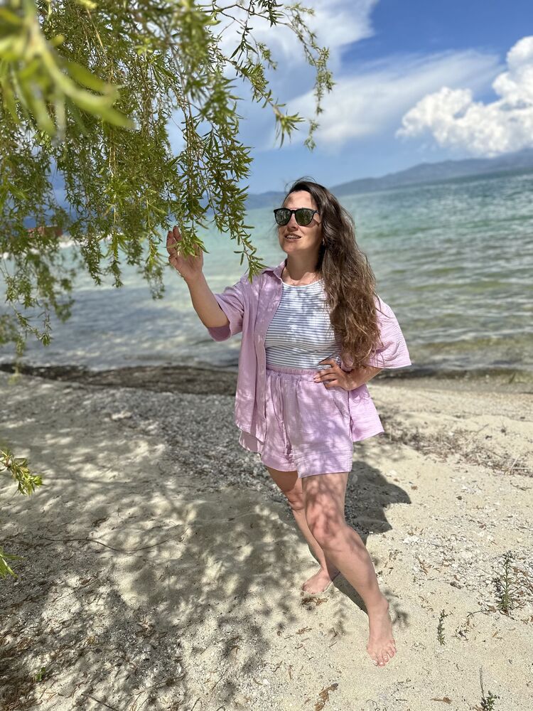  43835142  , 37 ,    -