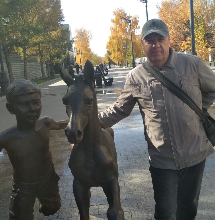  30622572  Oleg, 53 ,    
