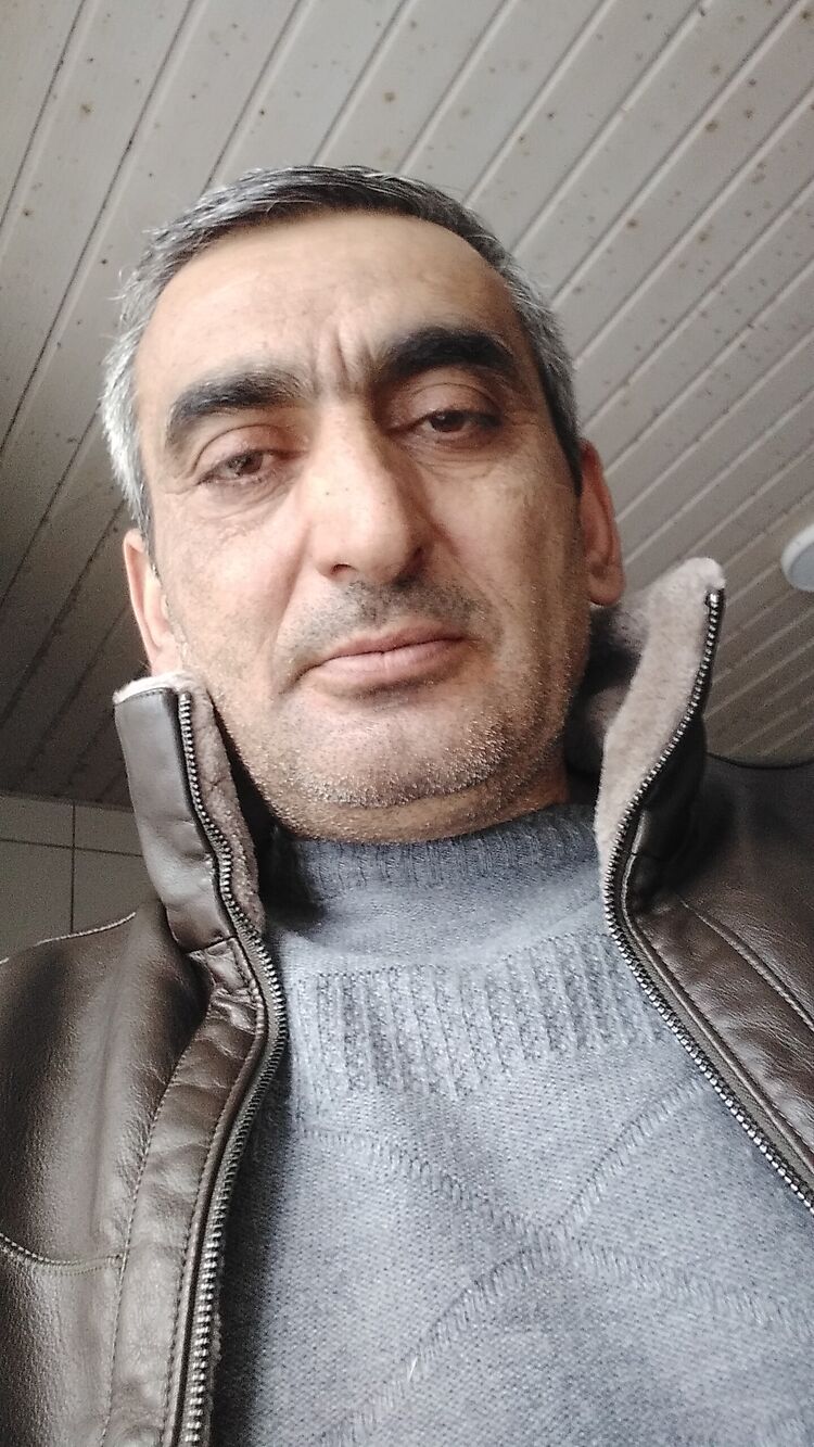  ,   Armen, 53 ,   ,   