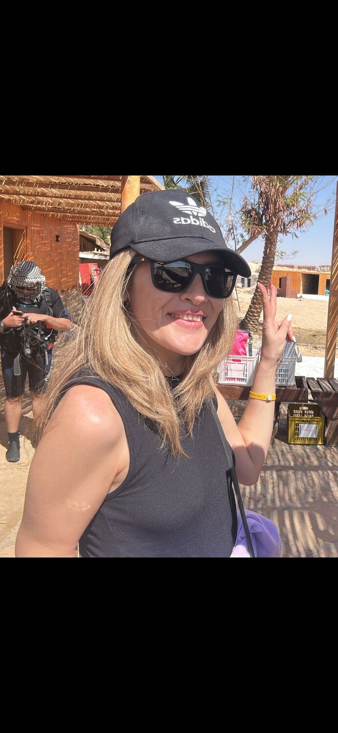  ,   Nadezhda, 44 ,     , c 