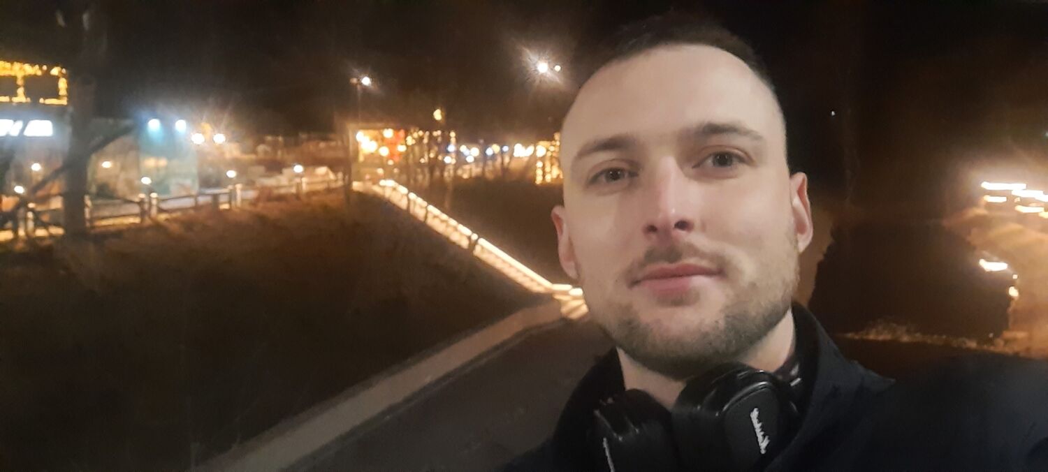  23045612  Yaroslav, 30 ,    