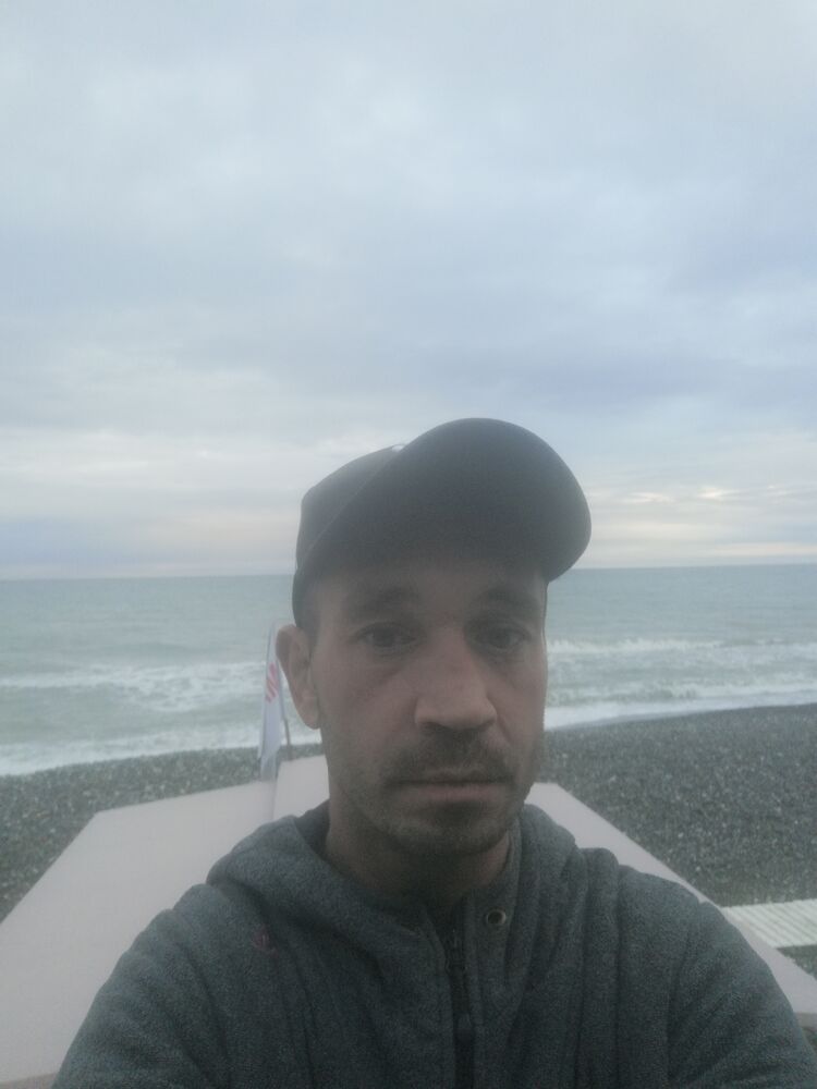  31189232  Sergey, 37 ,    