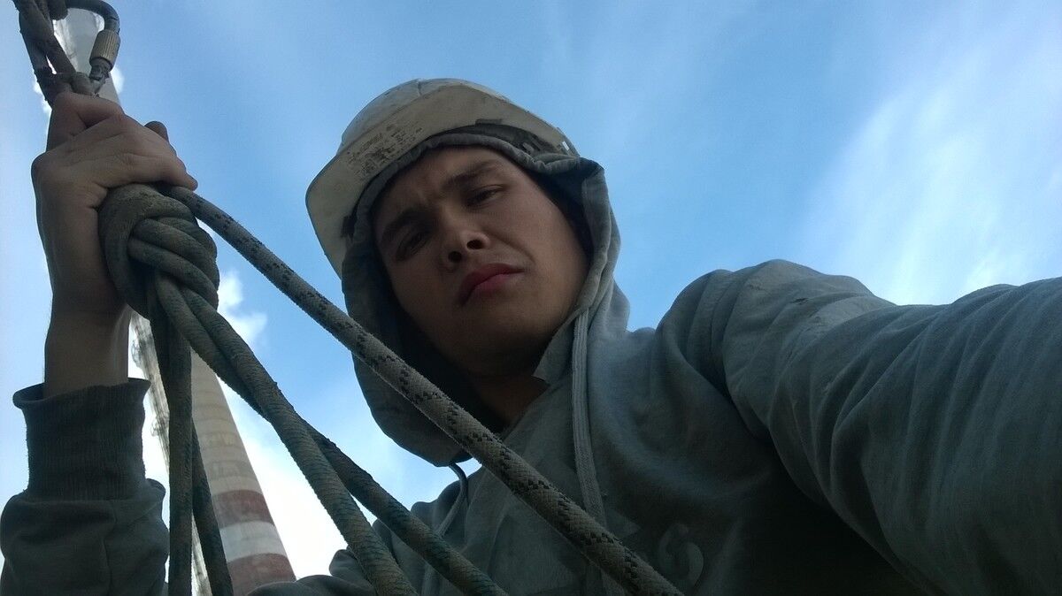  ,   Viktor, 31 ,   
