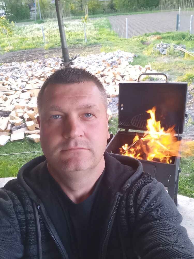  48820772  , 46 ,    