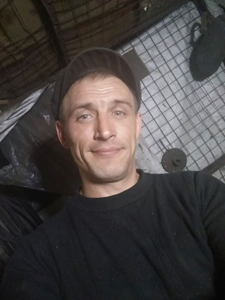  46583672  , 32 ,    