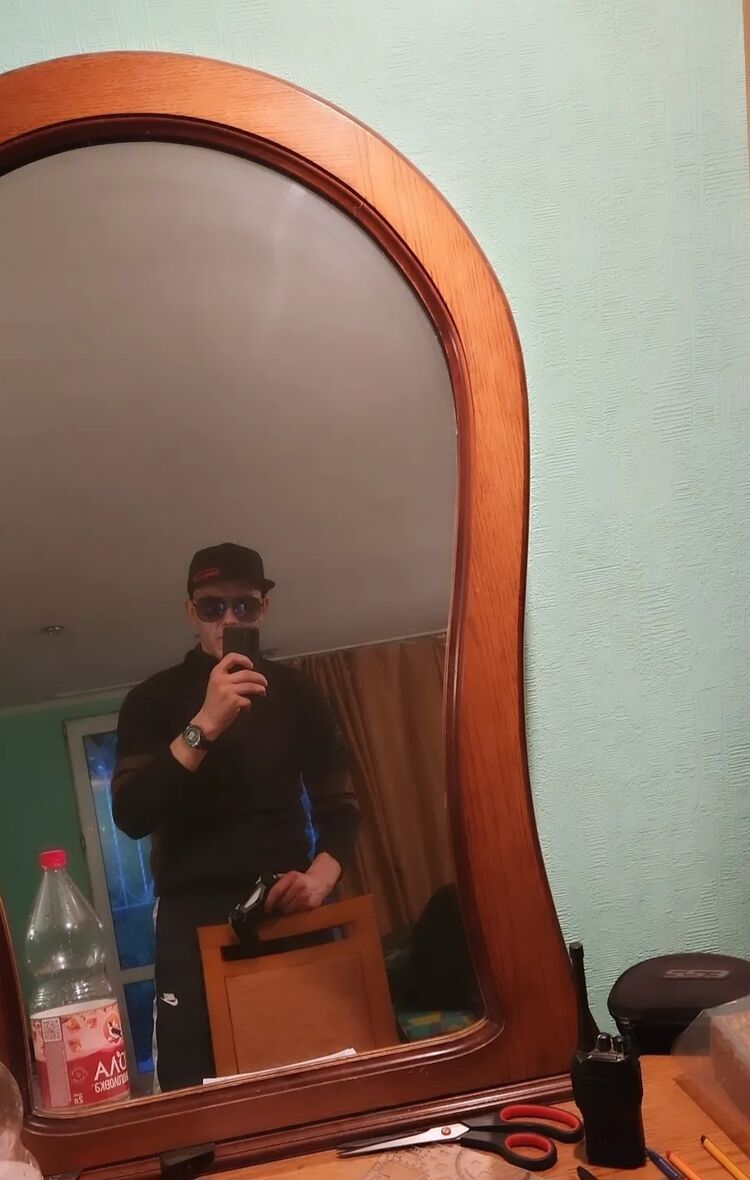  34524452  Maks, 31 ,    