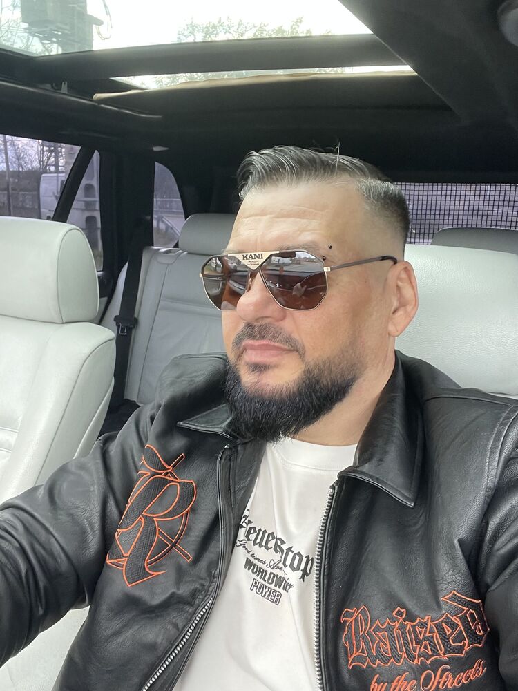  ,   Leonard, 33 ,   ,   