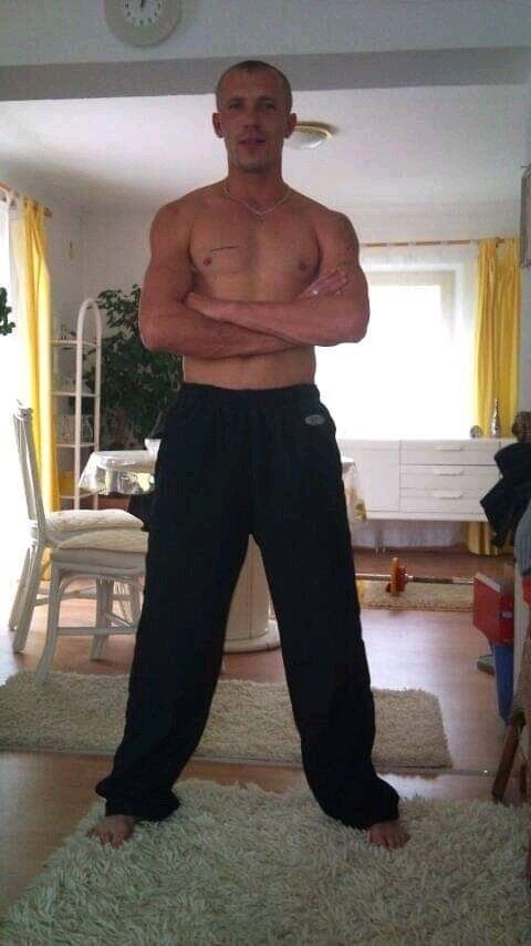  ,   Rihards, 42 ,   ,   , c 