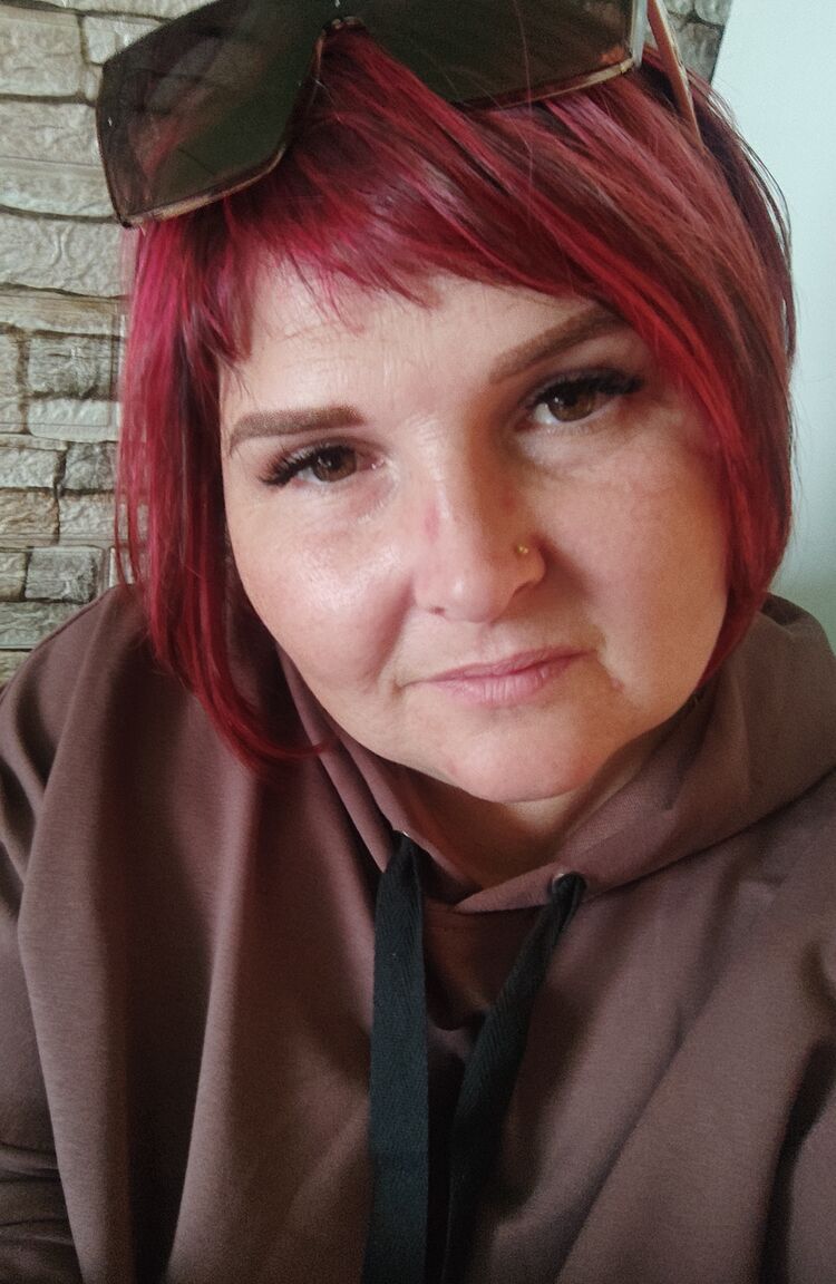  39178552  Irisska, 39 ,    