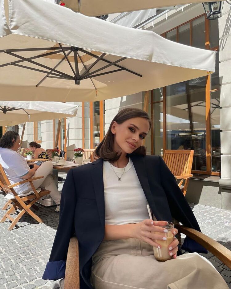  37700412  , 22 ,    -