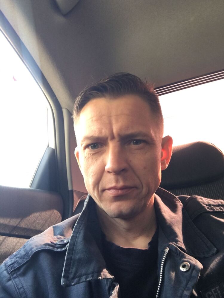  35246462  Pavel, 36 ,    