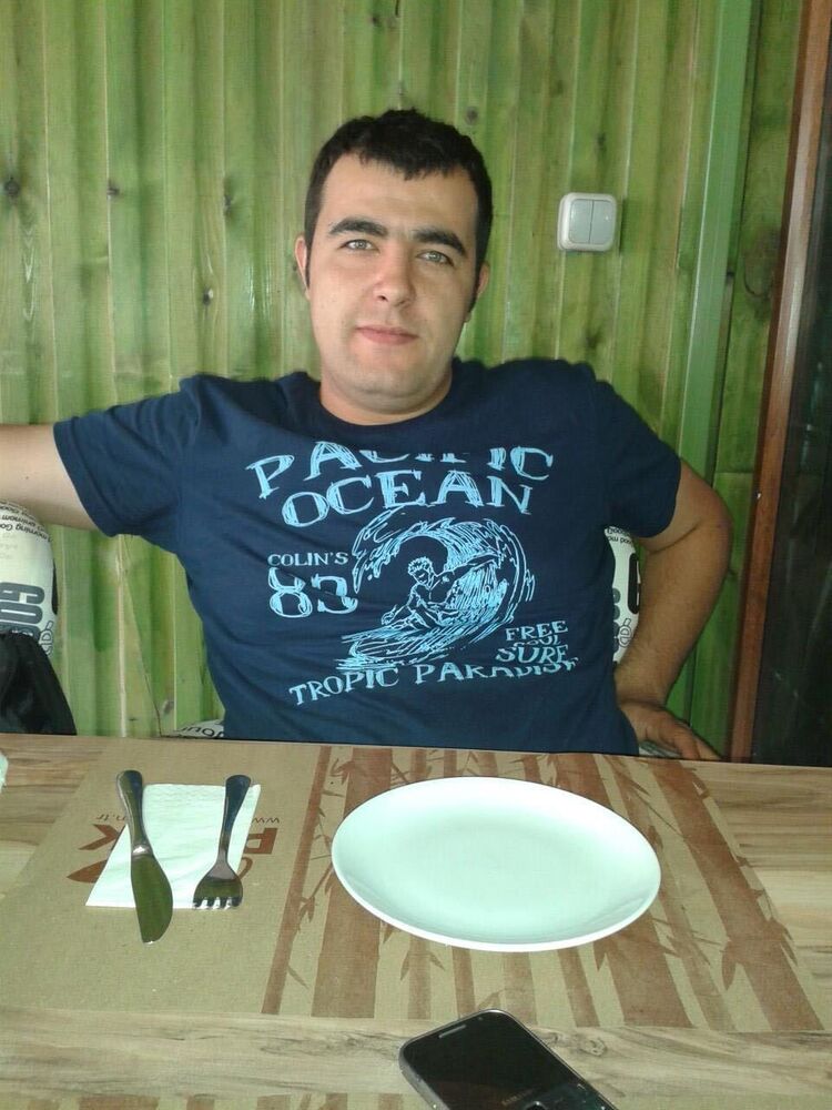  40618912  Kenan, 37 ,    