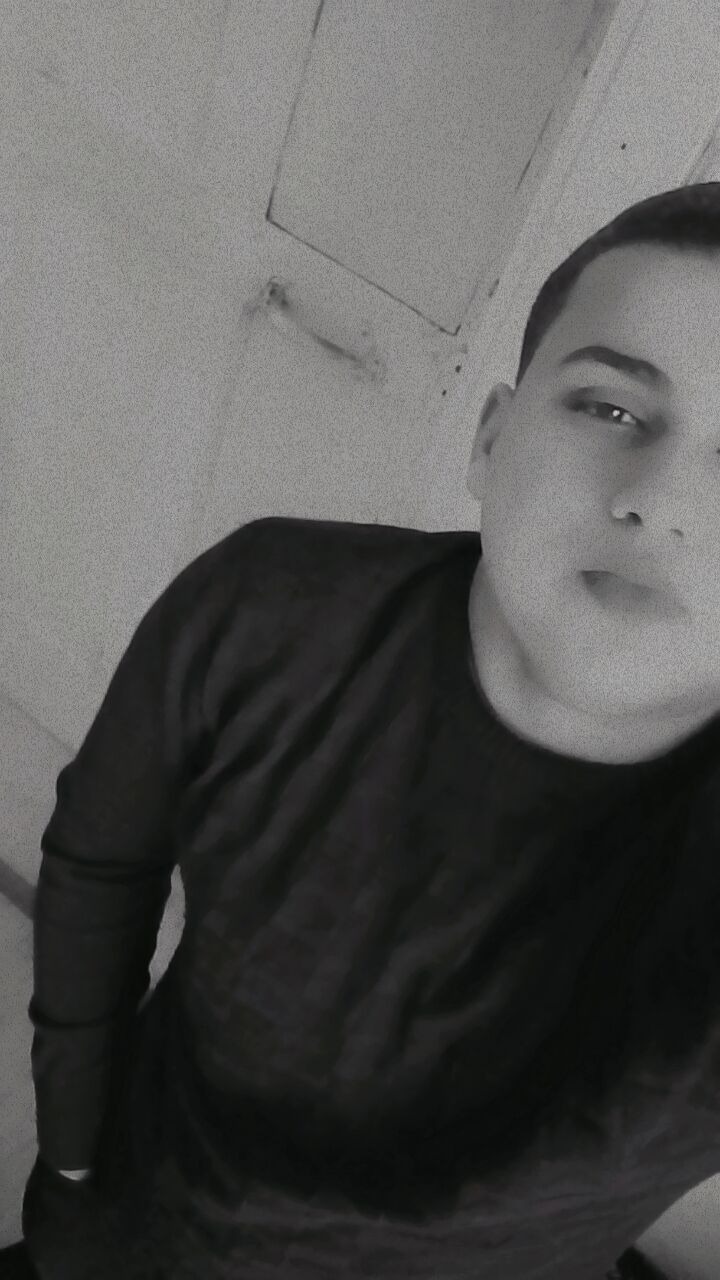  48530662  David Belov, 20 ,    