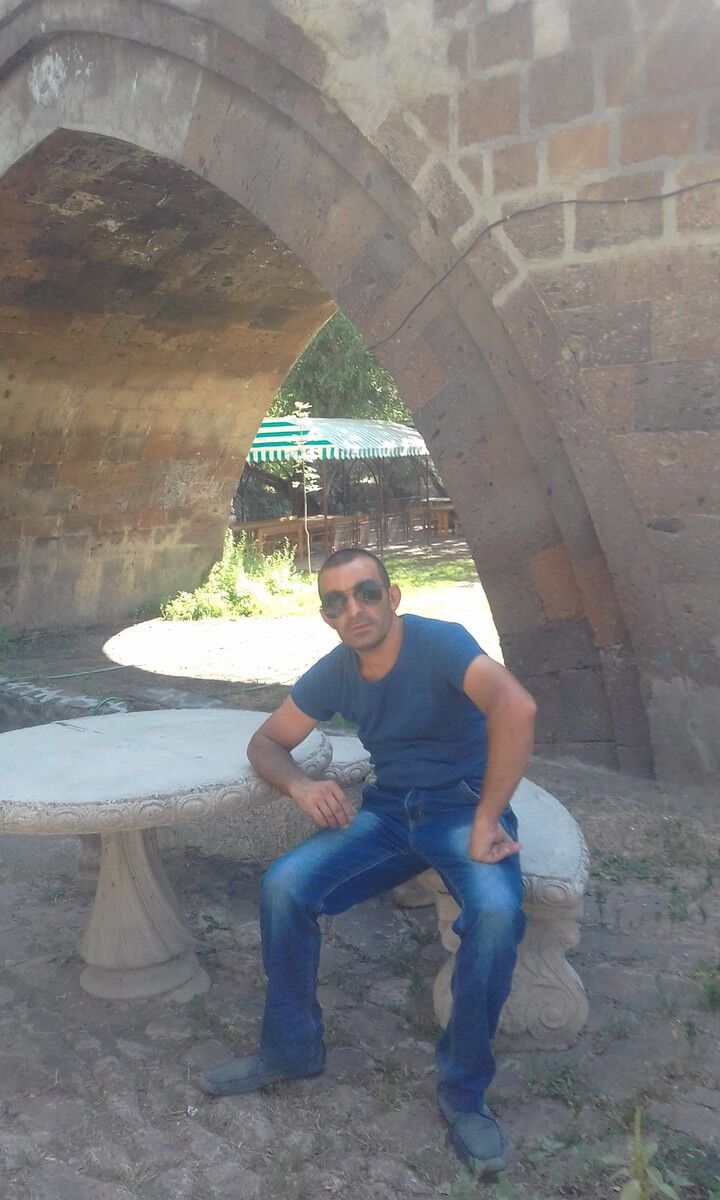  18604852  Mukuch, 41 ,    