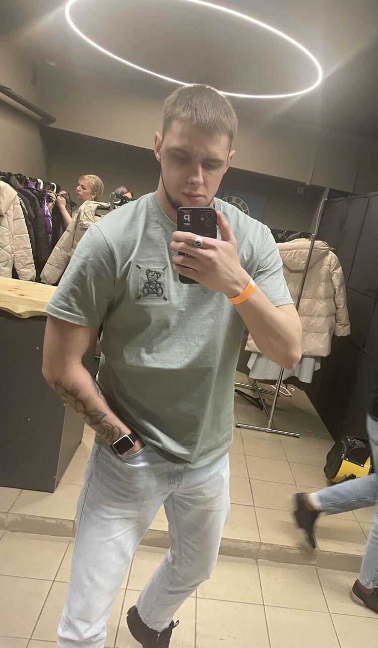  42590132  Vadim, 27 ,    