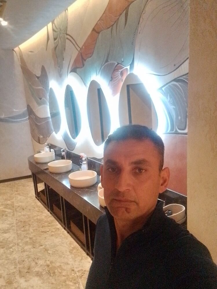  48755242  Ruziboev, 45 ,    -