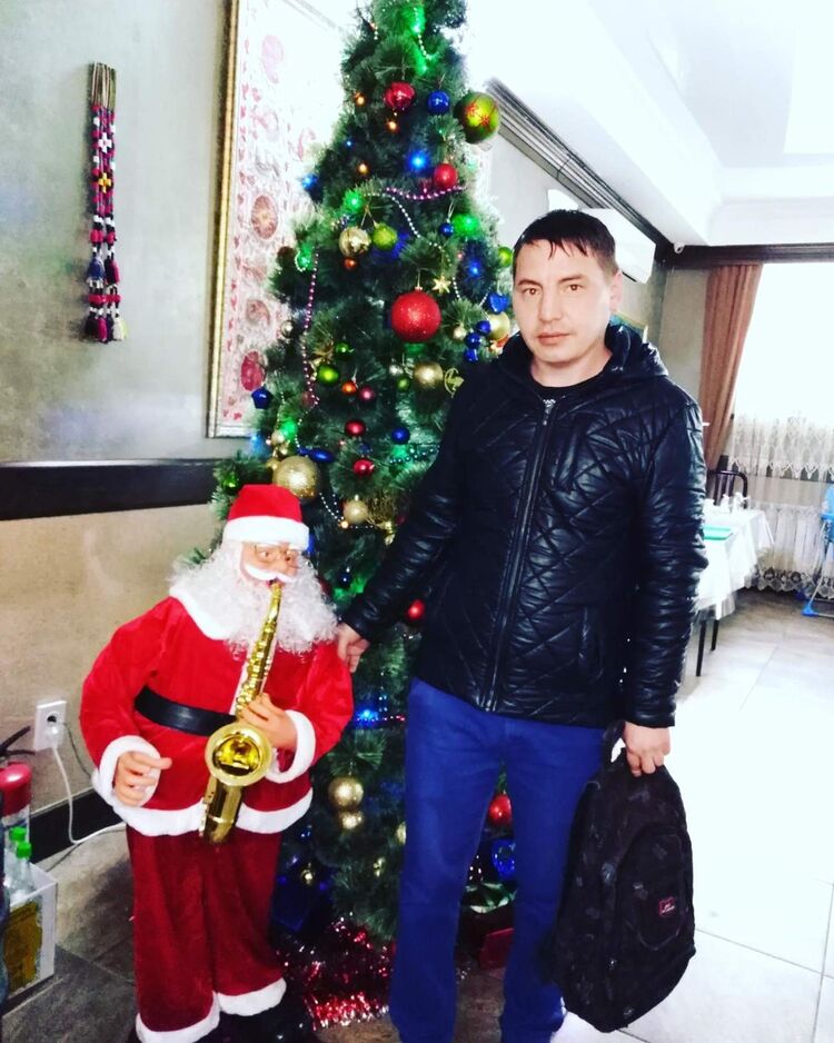  16467492  Sergeu, 41 ,    