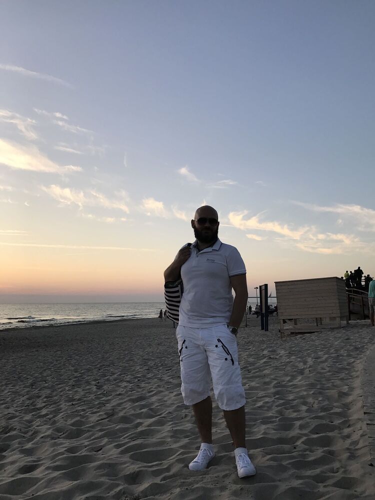  Bletchley,   Eugenijus, 45 ,     , c 