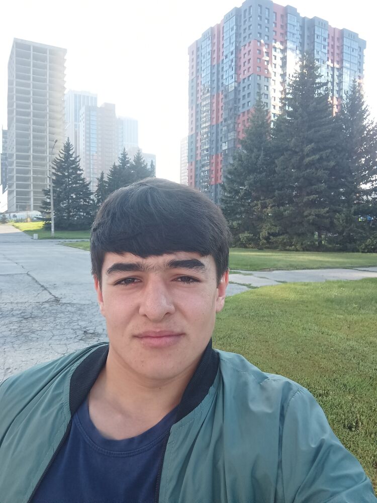  ,   Andi, 21 ,   c 