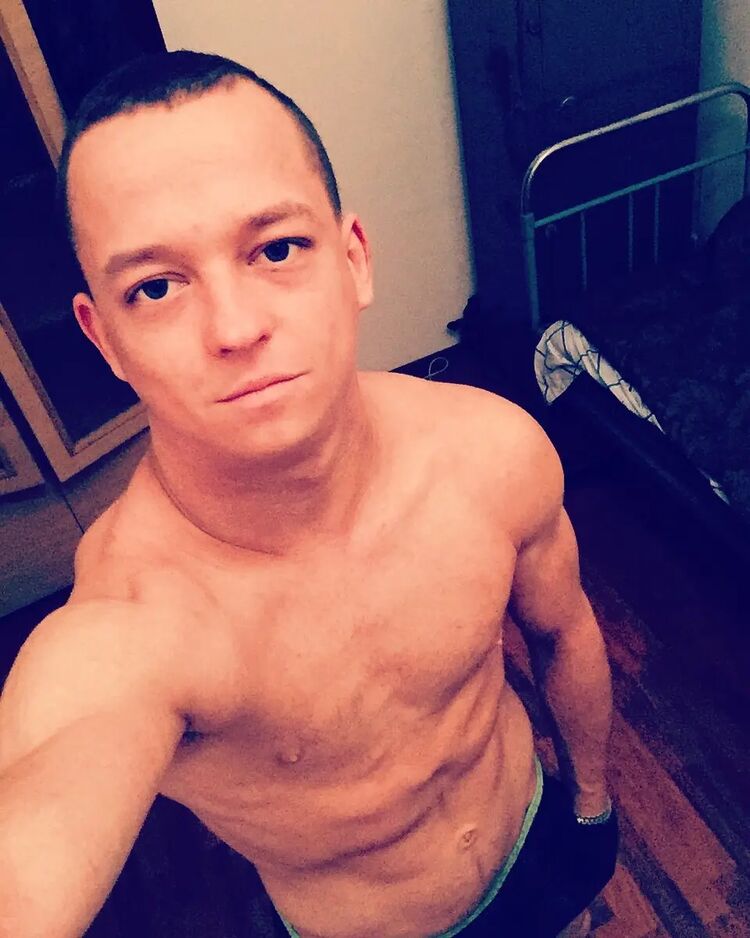  28404712  Vlad, 27 ,    