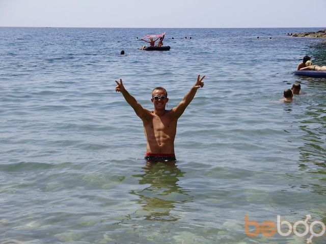  1037092  Stanislav, 32 ,    