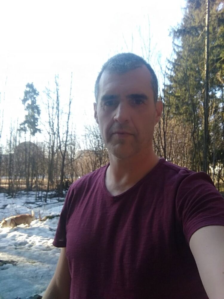  35693802  , 52 ,    