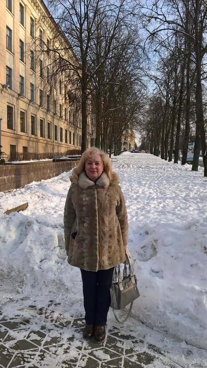  18710762  Svetlana, 65 ,    