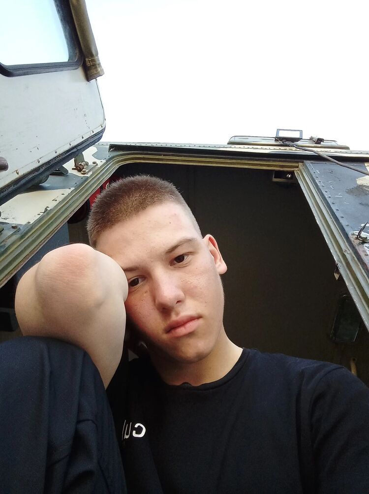  47687992  , 21 ,    