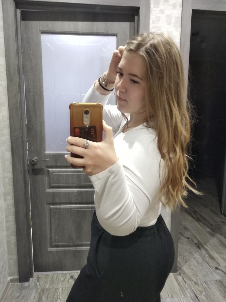  ,   Anastasia, 26 ,   c 