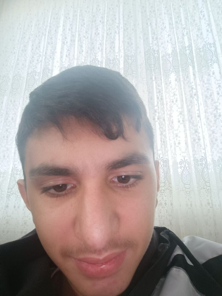  48766752  Emre, 19 ,    Mercan