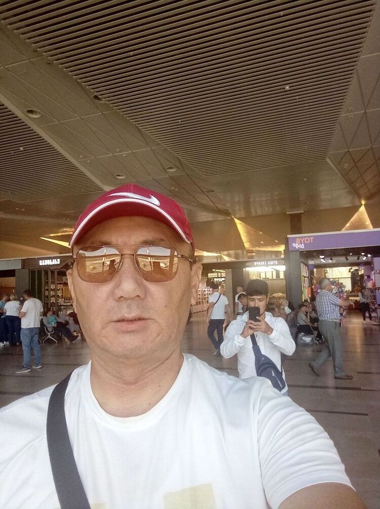  35060292  Akhmetov, 50 ,    