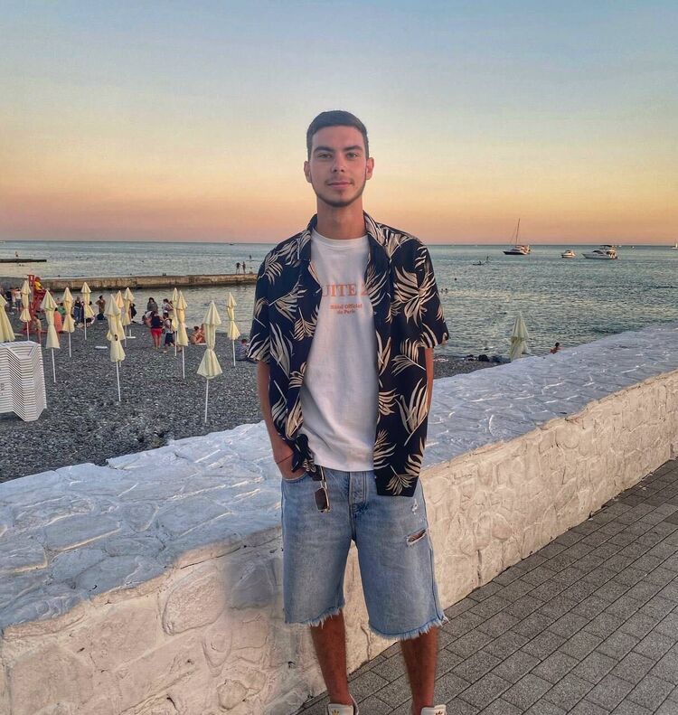  ,   Sasha, 25 ,   ,   