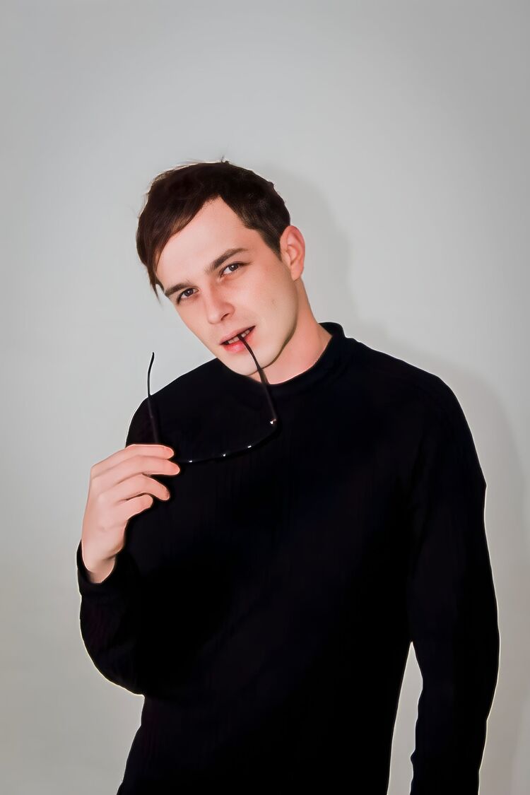  37123272  DEnVEr, 33 ,    