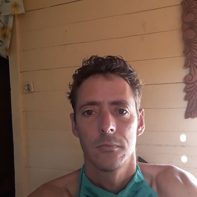  41271152  Charly, 40 ,    