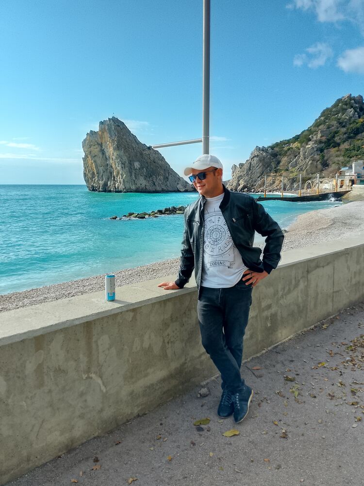  ,   Alexander, 32 ,   ,   , c 