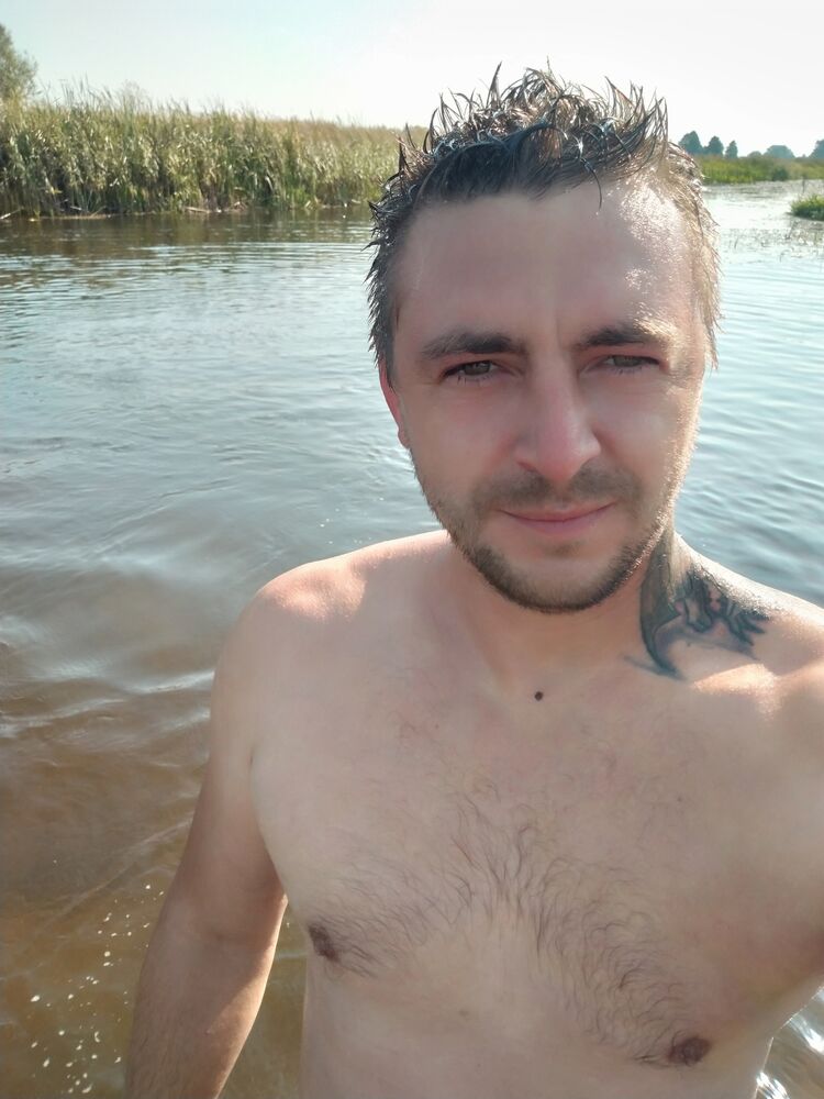  23208882  , 40 ,    