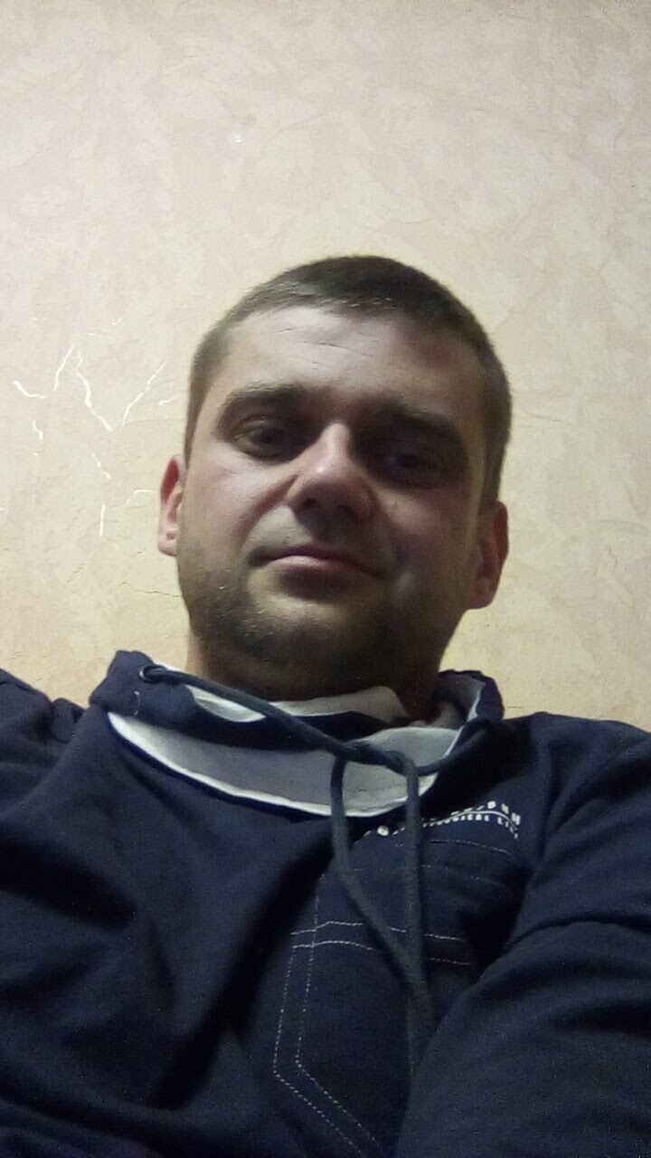  34751592  Vlad, 37 ,    