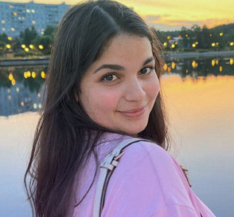  54607612  , 27 ,    --