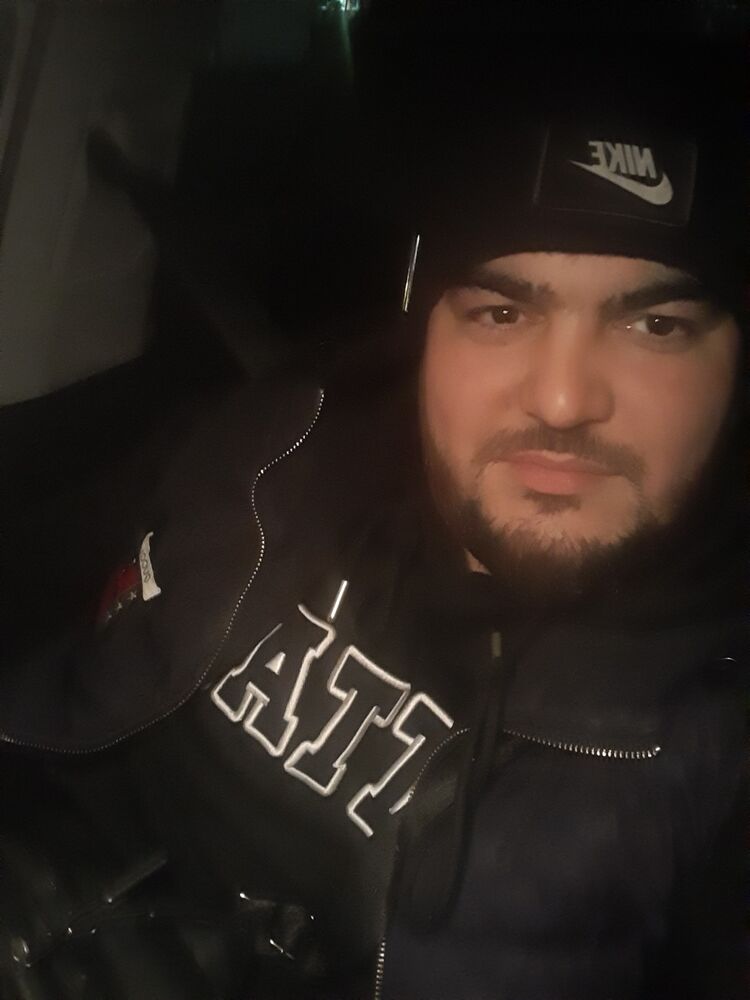  38640692  David, 29 ,    -