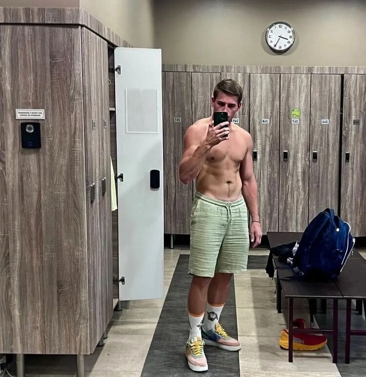  44297942  Dmitry, 37 ,    