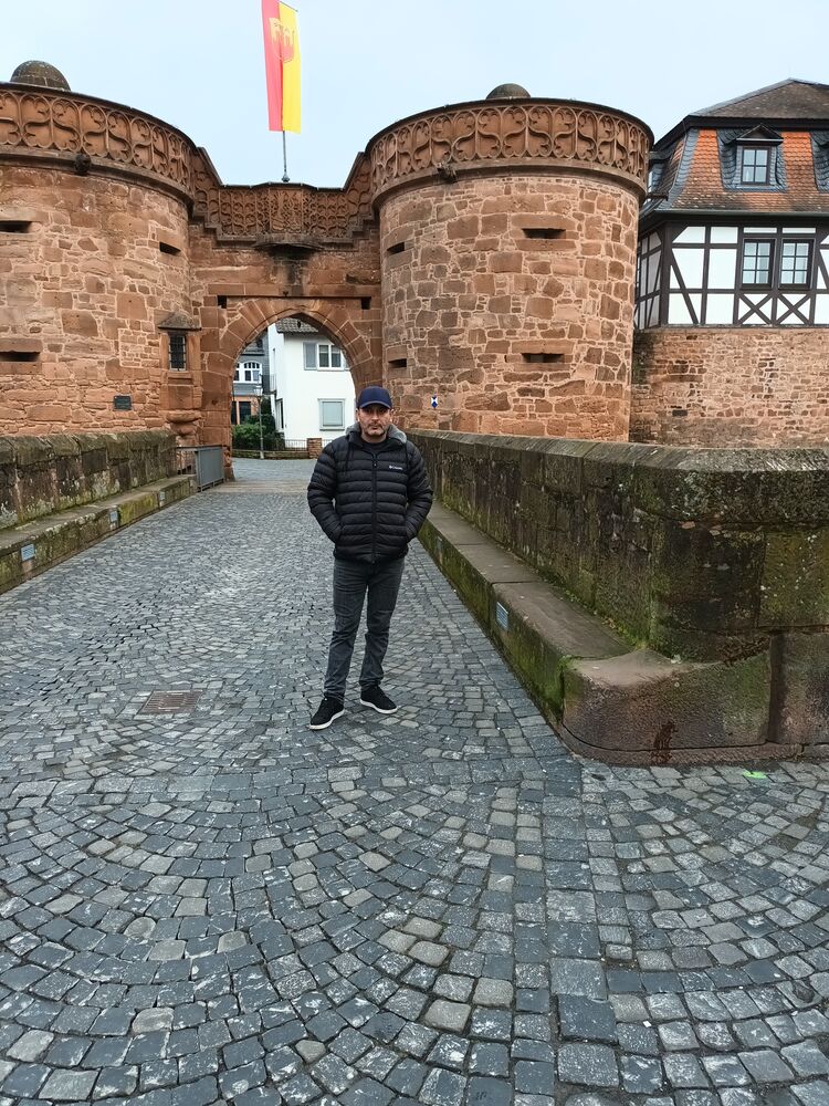  44365032  Ruslan, 47 ,    Horrweiler