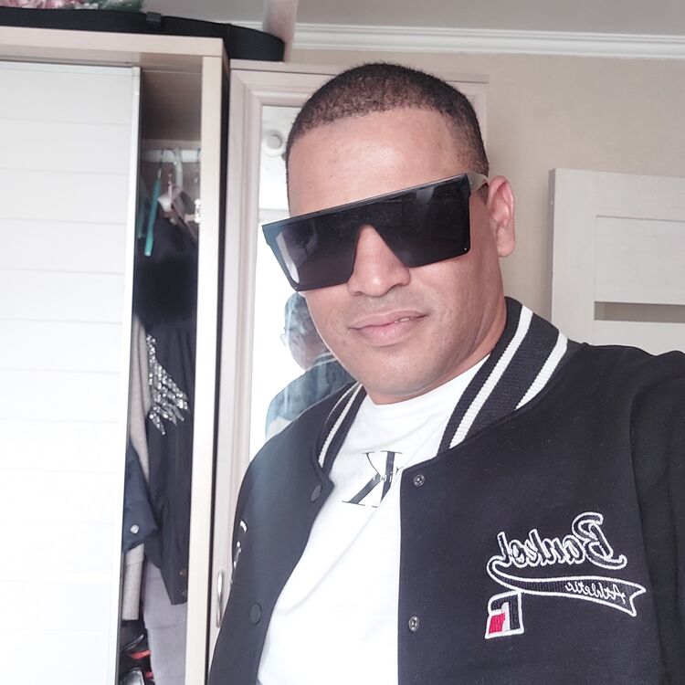  ,   Manuel, 40 ,   ,   