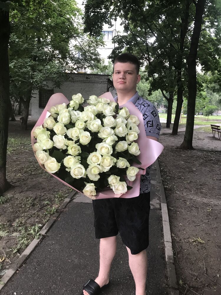  ,   Sasha, 20 ,   ,   