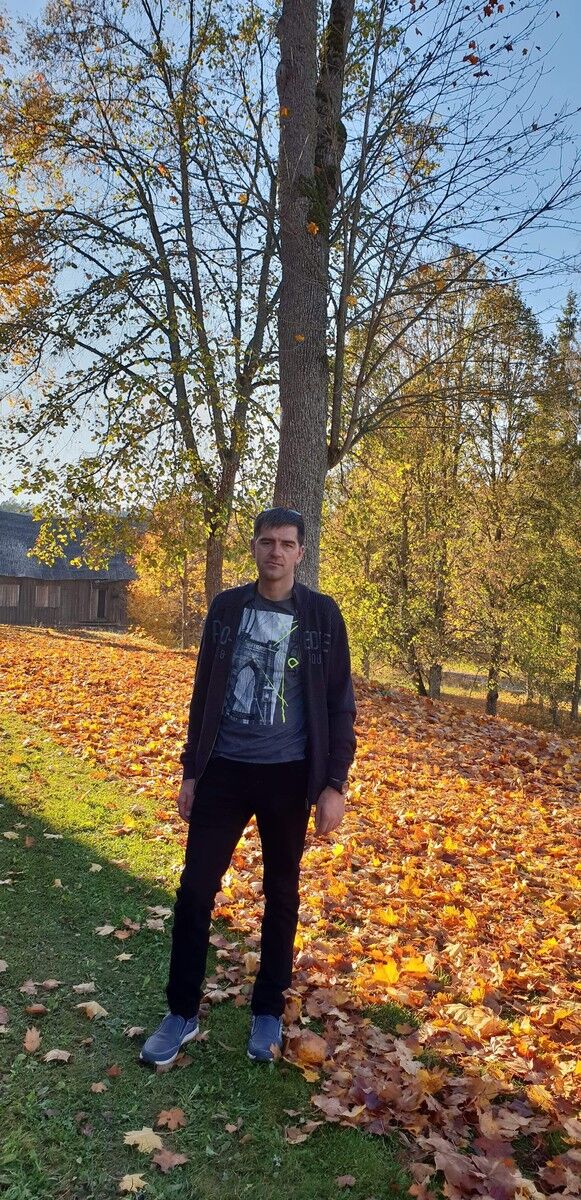  ,   Kestutis, 44 ,   ,   , c , 