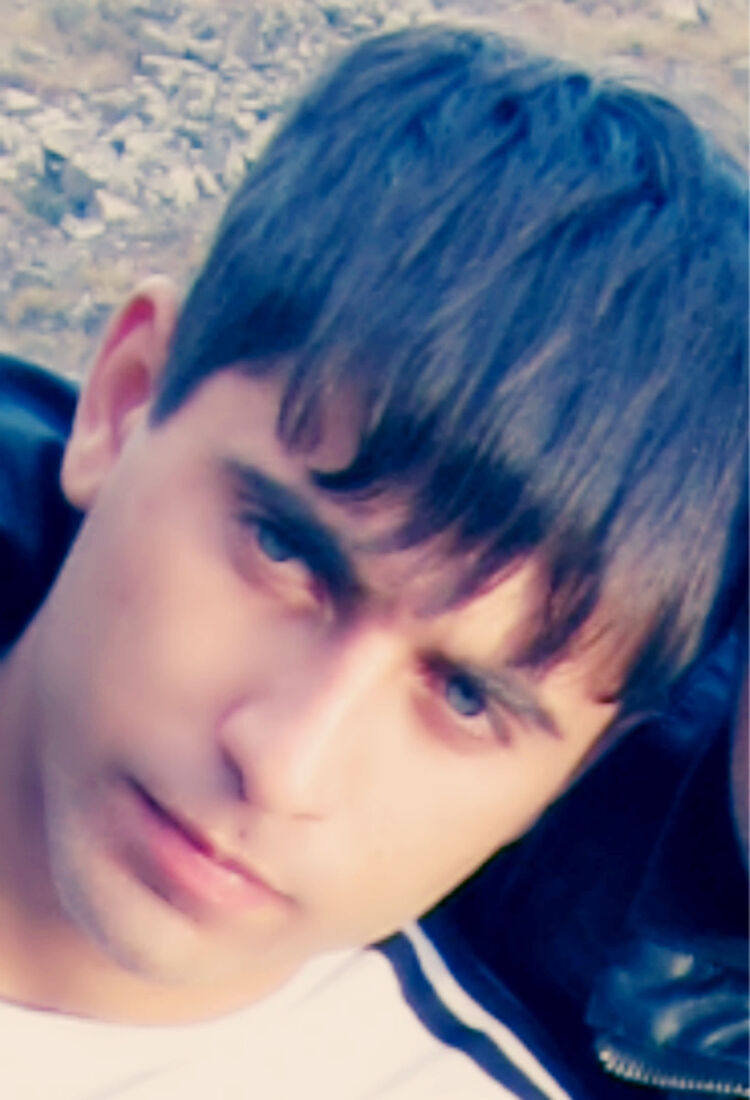  ,   Hrach, 32 ,   ,   , c 