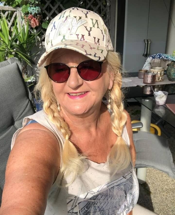  43328752  Moore, 42 ,    Homberg