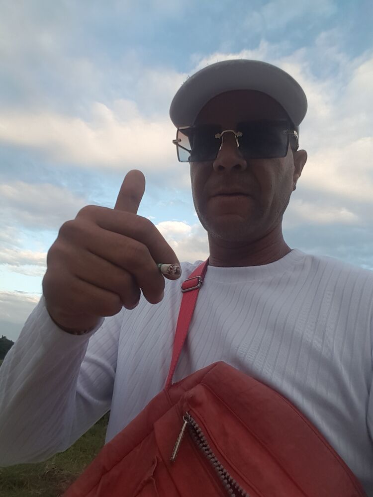  31353582  Francisco, 44 ,    