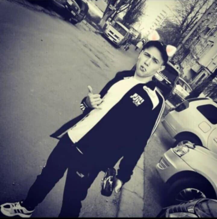  45033152  Cristian, 28 ,    
