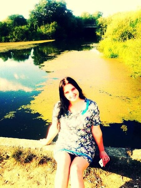  ,   Elena, 32 ,  